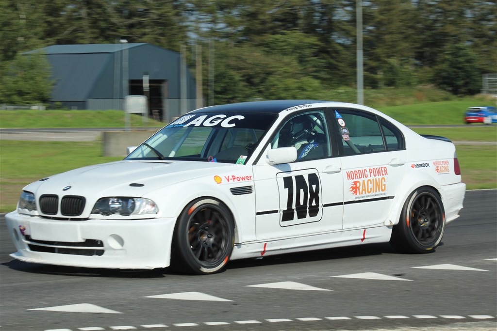 Philip Schou fik god fart i Division 1 BMW’en og sluttede på podiet i heat 3.
(Foto: JJ Media)